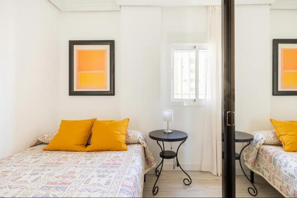 Apartamento Amplio Con 4 Habitaciones Y 2 Banos - Great Apartment With 4 Rooms - 2 Baths Севілья Екстер'єр фото