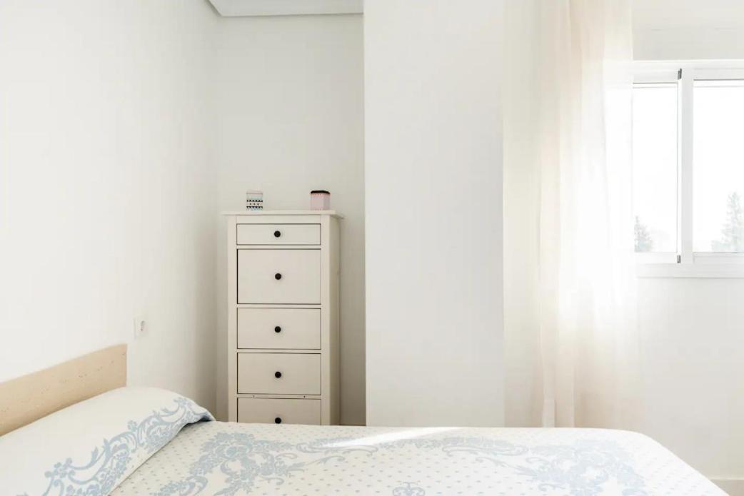 Apartamento Amplio Con 4 Habitaciones Y 2 Banos - Great Apartment With 4 Rooms - 2 Baths Севілья Екстер'єр фото