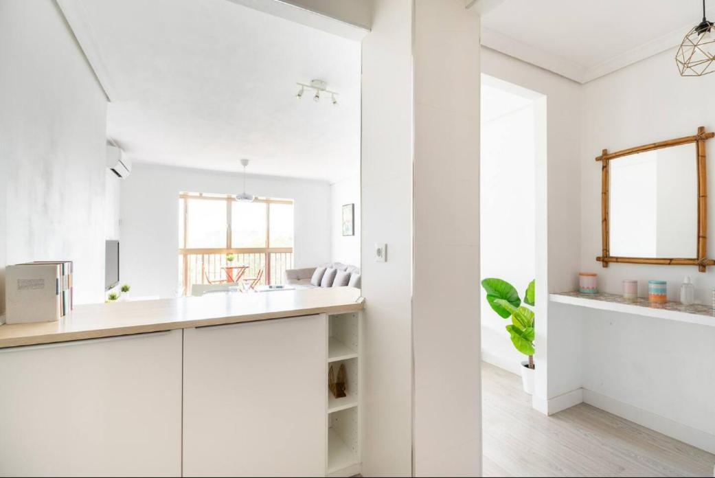 Apartamento Amplio Con 4 Habitaciones Y 2 Banos - Great Apartment With 4 Rooms - 2 Baths Севілья Екстер'єр фото